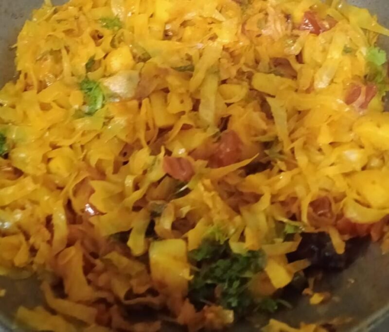 Aalu Cabbage fry with 3 Paratha/4Roti