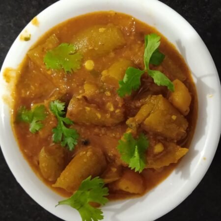 Aaloo Parval (Pointed Gourd) with 4 chapatis or 3 Parathas