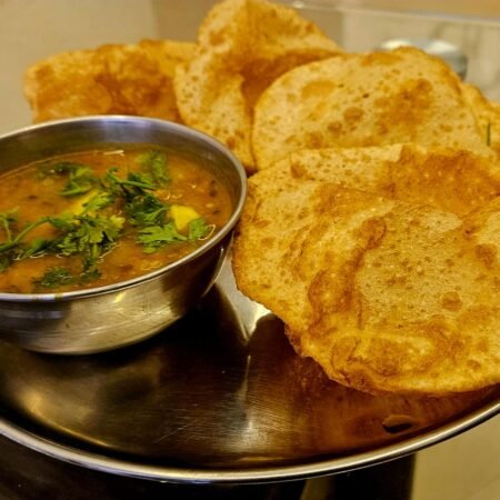 Punjabi Poori Sabzi (Aloo ki Sabzi + 6 Puri )