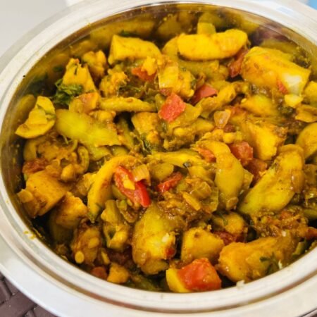 Aaloo Parval (Pointed Gourd) Mix (dry) with 4 chapatis or 3 Parathas