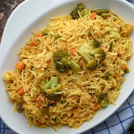 Lakhnawi Veg Biryani! 🍚🌿(Served with Boondi Raita)