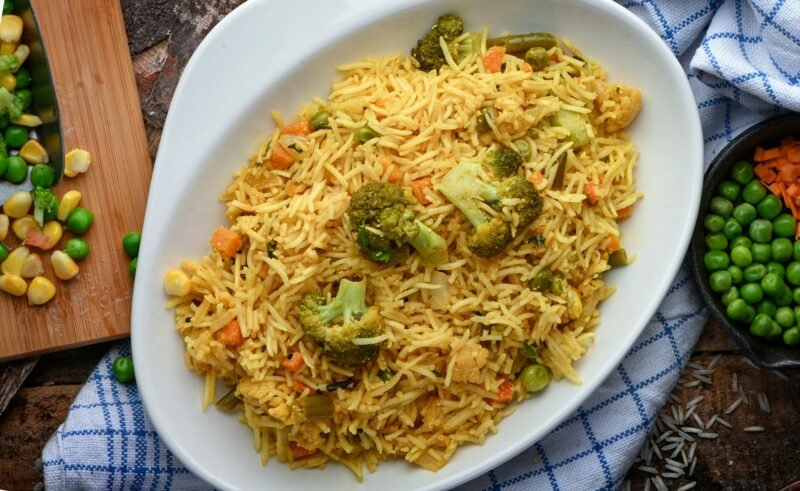 Lakhnawi Veg Biryani! 🍚🌿(Served with Boondi Raita)
