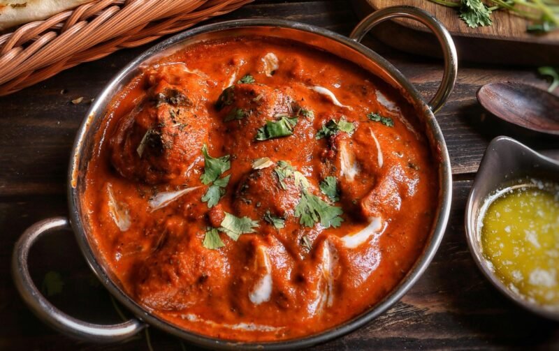 Soya Chap Masala with 3 Plain Paratha/4 Roti