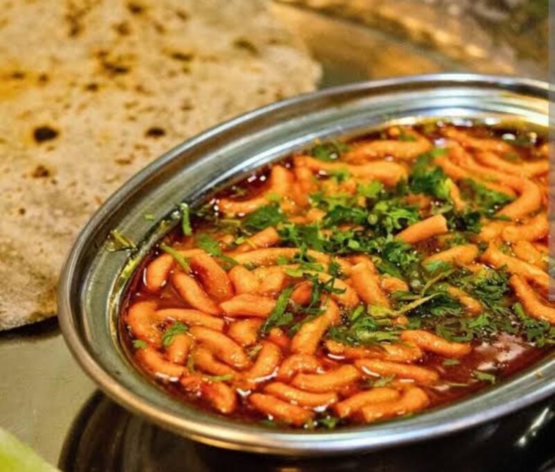 Shev Bhaji with 4 chapati