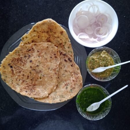 Mooli Parathas (5) with green chutney and onions