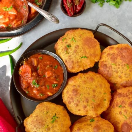 Kachori (6pc) and Aalu ki Sabji