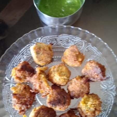 Corn Pakoda (10) with Green Chutney